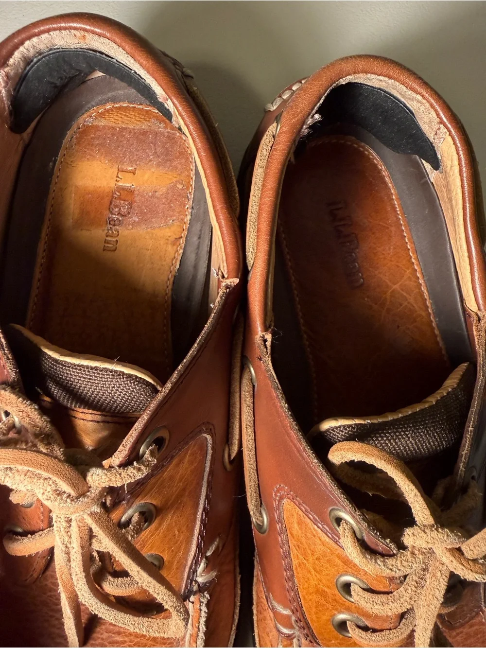 LL Bean Allagash Handsewn 2-tone Pebbled Leather Boat Shoes 9.5 D M Nautical